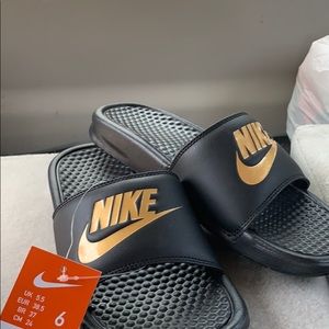 I’m selling these because I can’t fit them